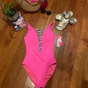 SOLD NWT Lilly Pulitzer Isle Lattice One Piece